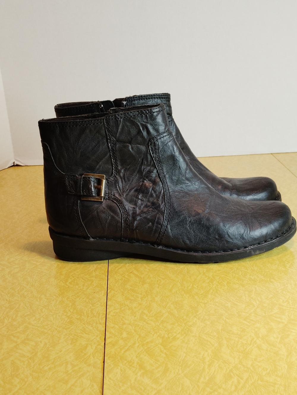 Clark's Classic Black Leather Booties Size 10W